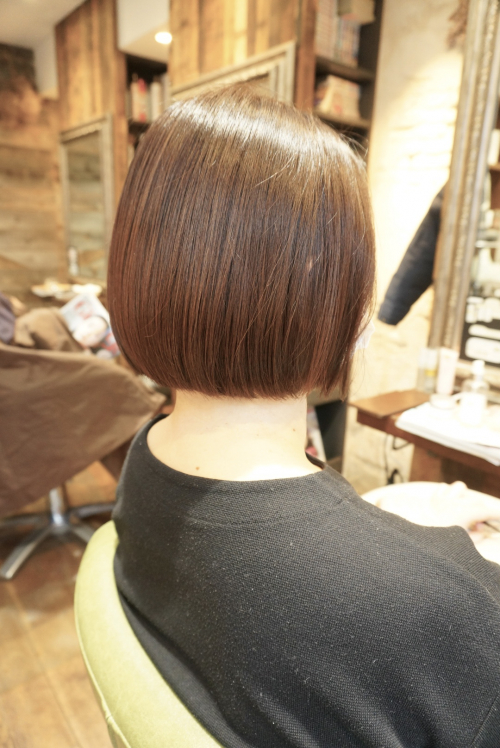 明るい白髪染め」は当たり前！季節に合わせて「カラーリング」を楽しみ